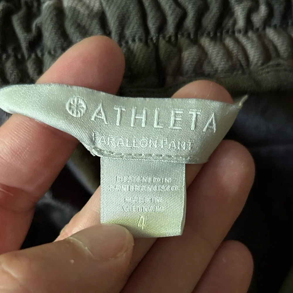 Athleta Camouflage Farallon Pants Size 4